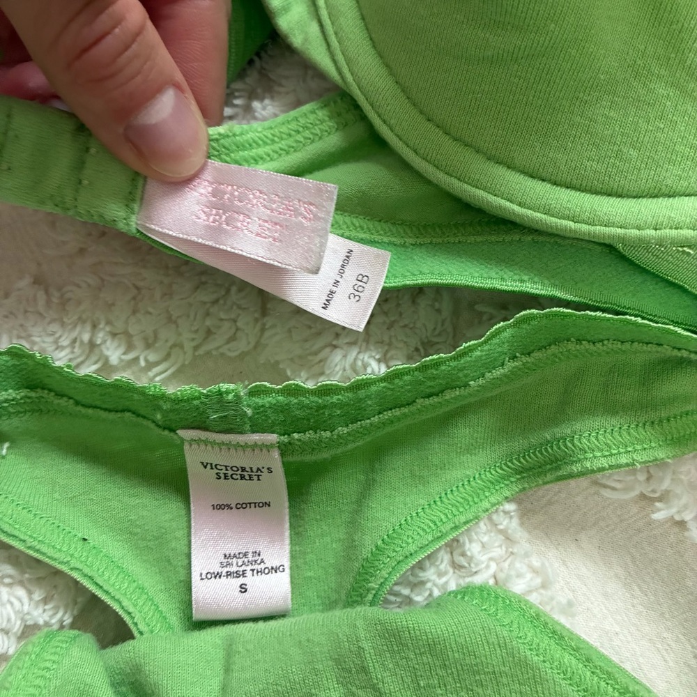 Victoria’s Secret bra and underwear bundle - Picture 5 of 8